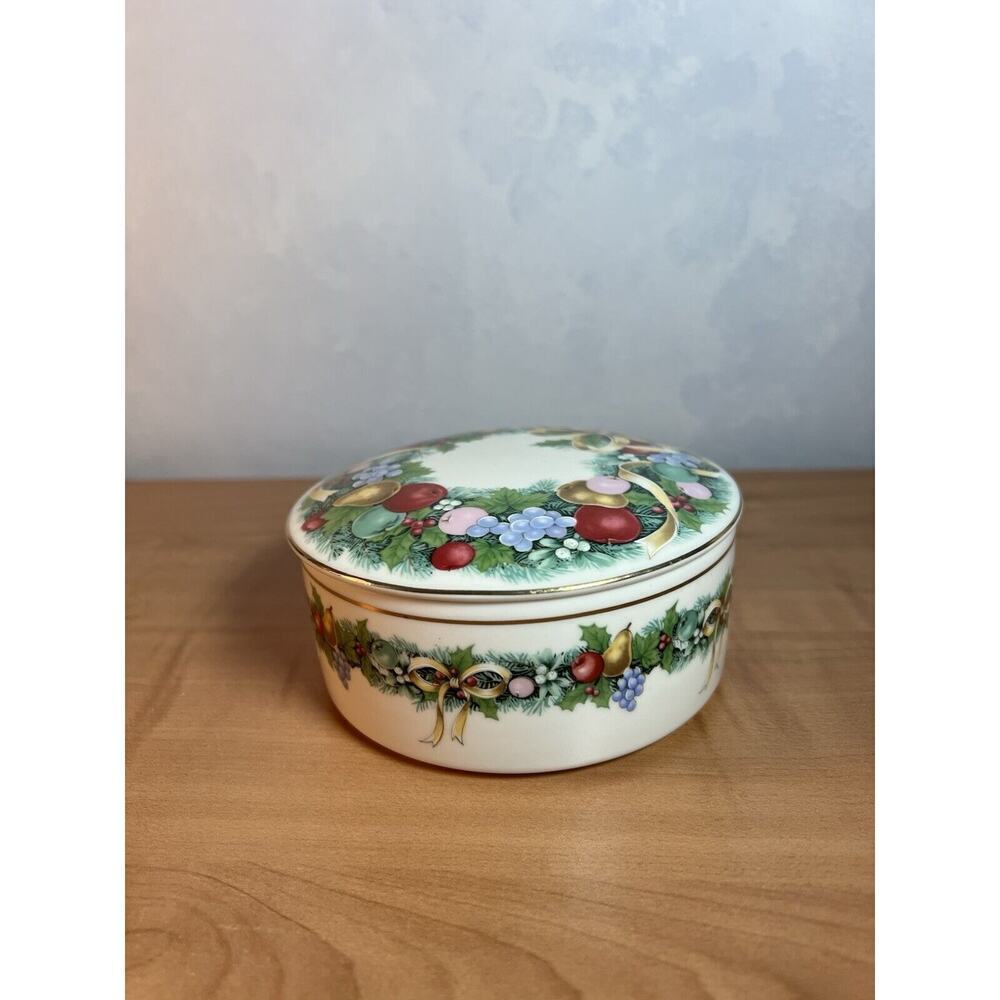 Mikasa Christmas Bouquet Round Covered Candy Trinket Dish w/ Lid